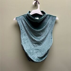 Velvet Sleeveless Top in Green